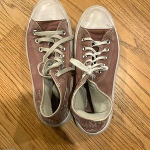 Women’s size 9 limited edition converse shoes with western embroidery.